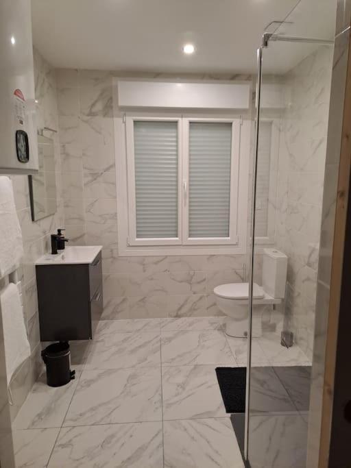 24H Course/Moto/ Oasis / Antares Apartman Le Mans Kültér fotó