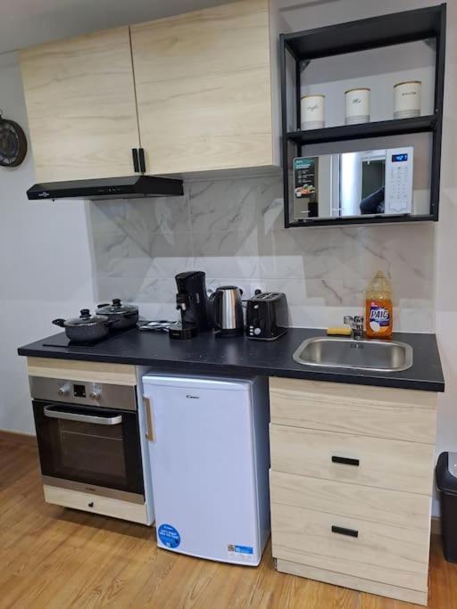 24H Course/Moto/ Oasis / Antares Apartman Le Mans Kültér fotó