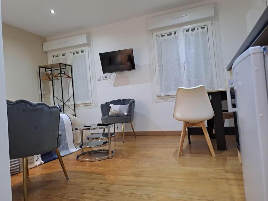 24H Course/Moto/ Oasis / Antares Apartman Le Mans Kültér fotó